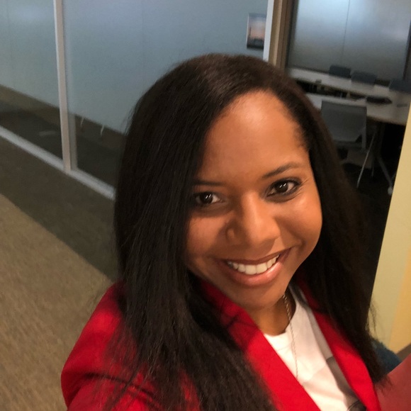 Meet your Posher, Laquanda - Picture 1 of 1